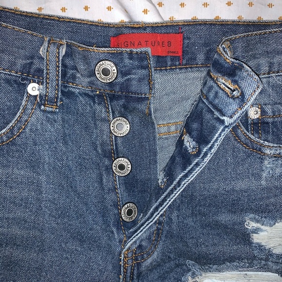 HIGH WAISTED MEDIUM WASH DENIM SHORTS, SIZE SMALL - Picture 3 of 4